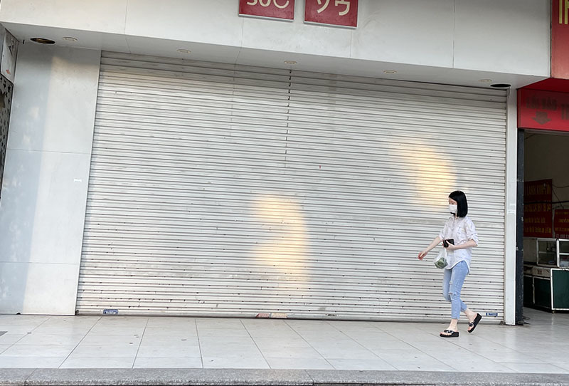 Chủ ép tăng tiền nhà, khách bực bỏ đi: Đôi bên cắn răng chịu thiệt trăm triệu-1