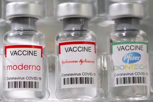 Ba loại vaccine Covid-19 giảm hiệu quả bảo vệ sau 6 tháng-1