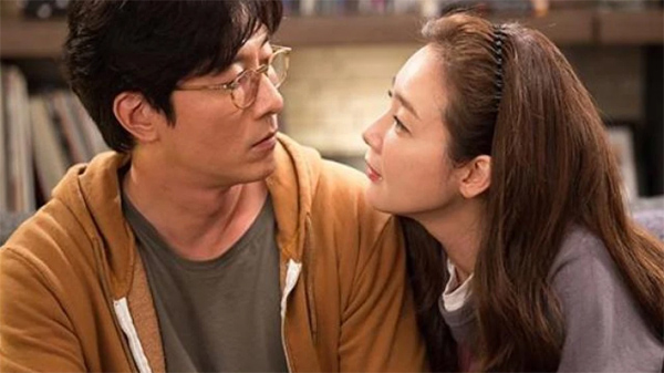 Chồng ít gọi điện trong lúc mình đi công tác, vợ khóc nghẹn vì phát hiện việc động trời-1