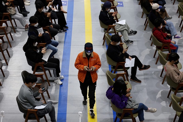 Tín hiệu lạc quan từ vắc-xin Covid-19 thế hệ thứ hai-1