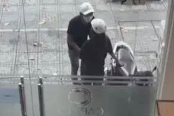 Vợ ở cữ thì chồng trốn đi công tác hẳn 3 tháng trời, lúc về nghe mẹ vợ tuyên bố mà anh ta ngã gục vì ân hận-2