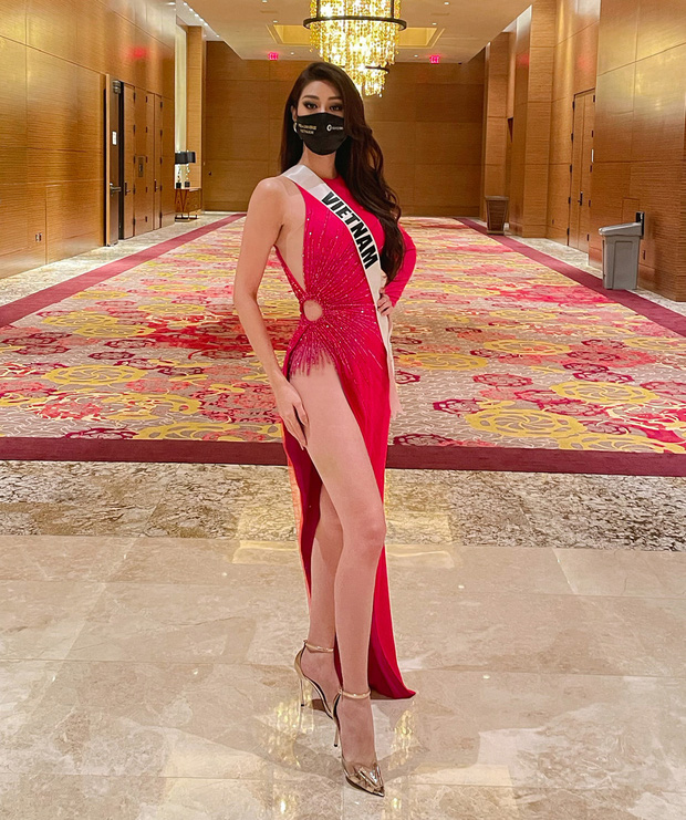 Có một nàng Hậu lại đâm đầu vào chiếc váy xẻ tanh bành ai cũng hãi nhưng công nhận khoe được chân dài-7