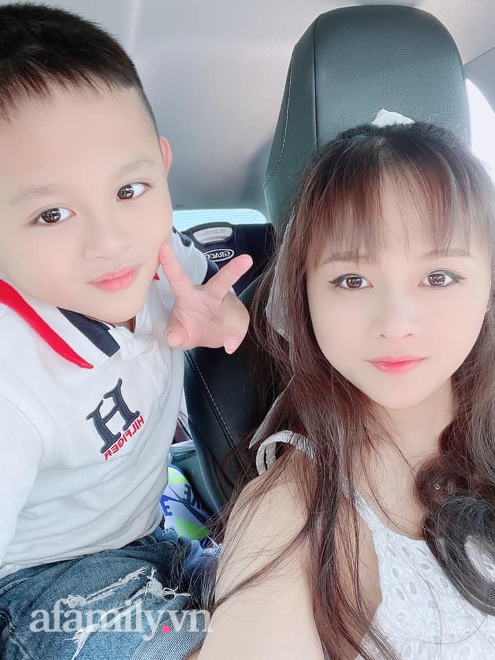 Nhìn qua bức ảnh tưởng 4 chị em nhưng sự thật phía sau khiến ai cũng giật mình-2