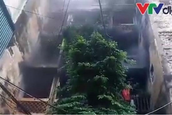 Cháy lớn ở khu tập thể cũ có 80 hộ dân tại Hà Nội