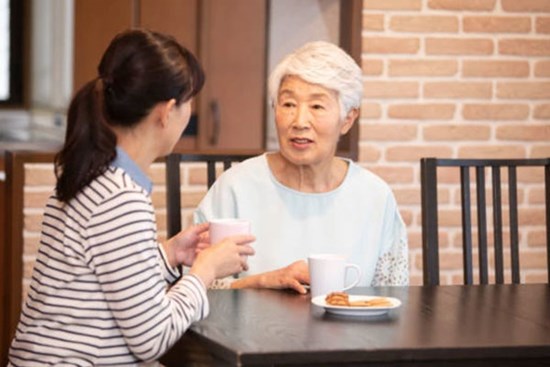 Mẹ chồng tôi dạy con trai 