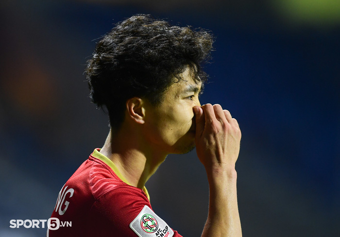 Công Phượng từng khiến hàng thủ Nhật Bản chao đảo, VAR từ cứu đến hạ gục tuyển Việt Nam-16