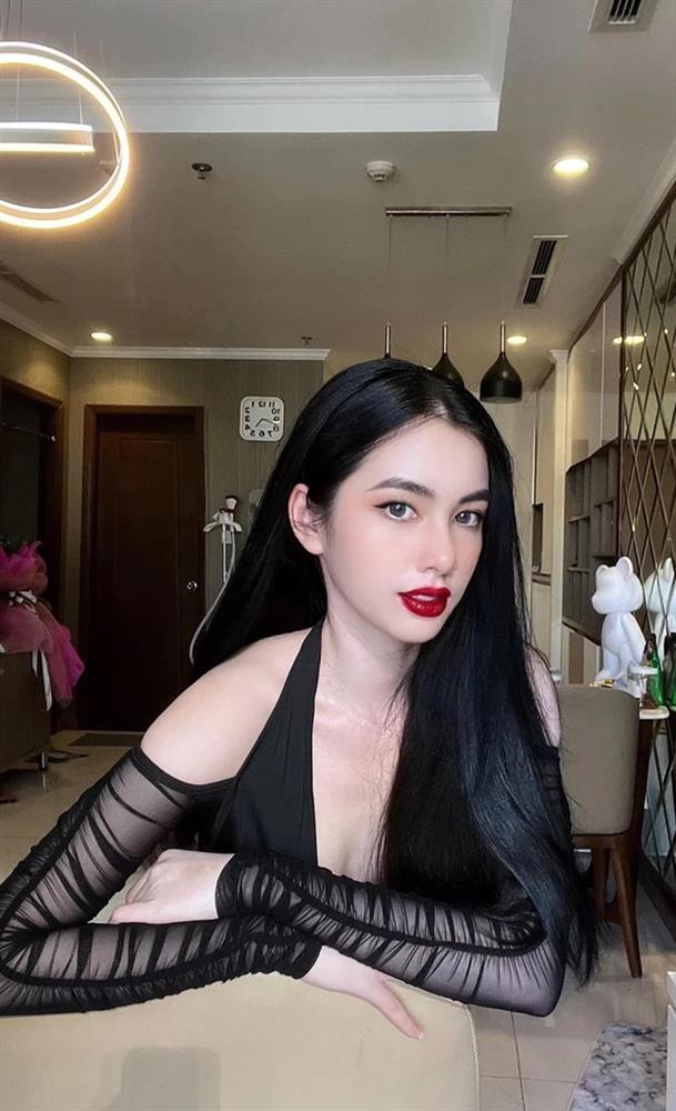 Kém gì Lệ Quyên, Cẩm Đan đốt mắt với váy không che hết vòng 1-3