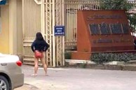 Người phụ nữ không mặc quần, đứng chửi bới trước cổng trụ sở Bưu điện tỉnh Nghệ An