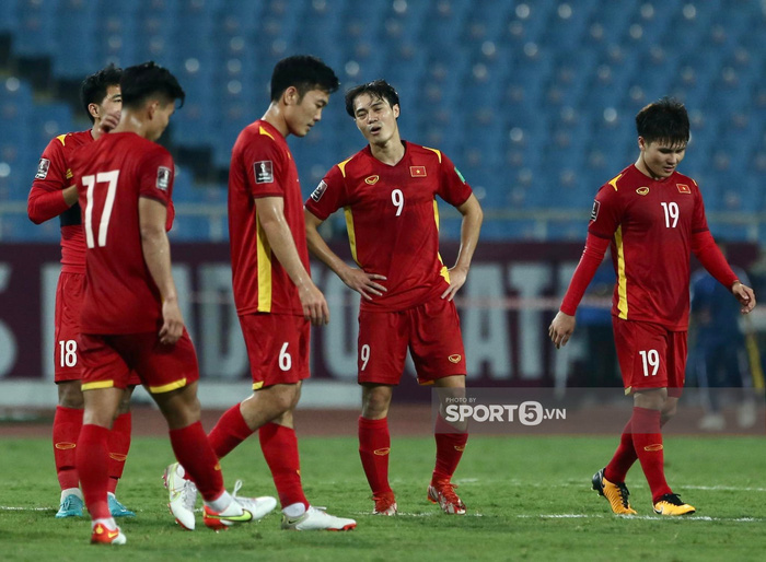 Thầy Park đơn độc, tuyển thủ Việt Nam buồn bã sau trận thua ĐT Nhật Bản-5