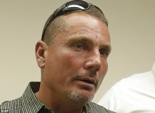 Mãn hạn tù sau 9 năm, người đàn ông kinh hãi phát hiện xác trẻ sơ sinh trong nhà, mở ra bí mật ghê tởm của cô vợ nhút nhát-1