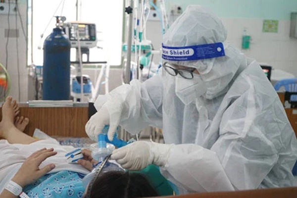 Dù đã tiêm đủ 2 mũi vắc xin, nhóm người này vẫn có thể nguy kịch nếu mắc Covid-19-1