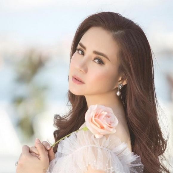 Nữ streamer Bình Dương tố Vy Oanh nợ 30.000 USD khi mua kim cương, nữ ca sĩ mắng thẳng: Rẻ tiền-2