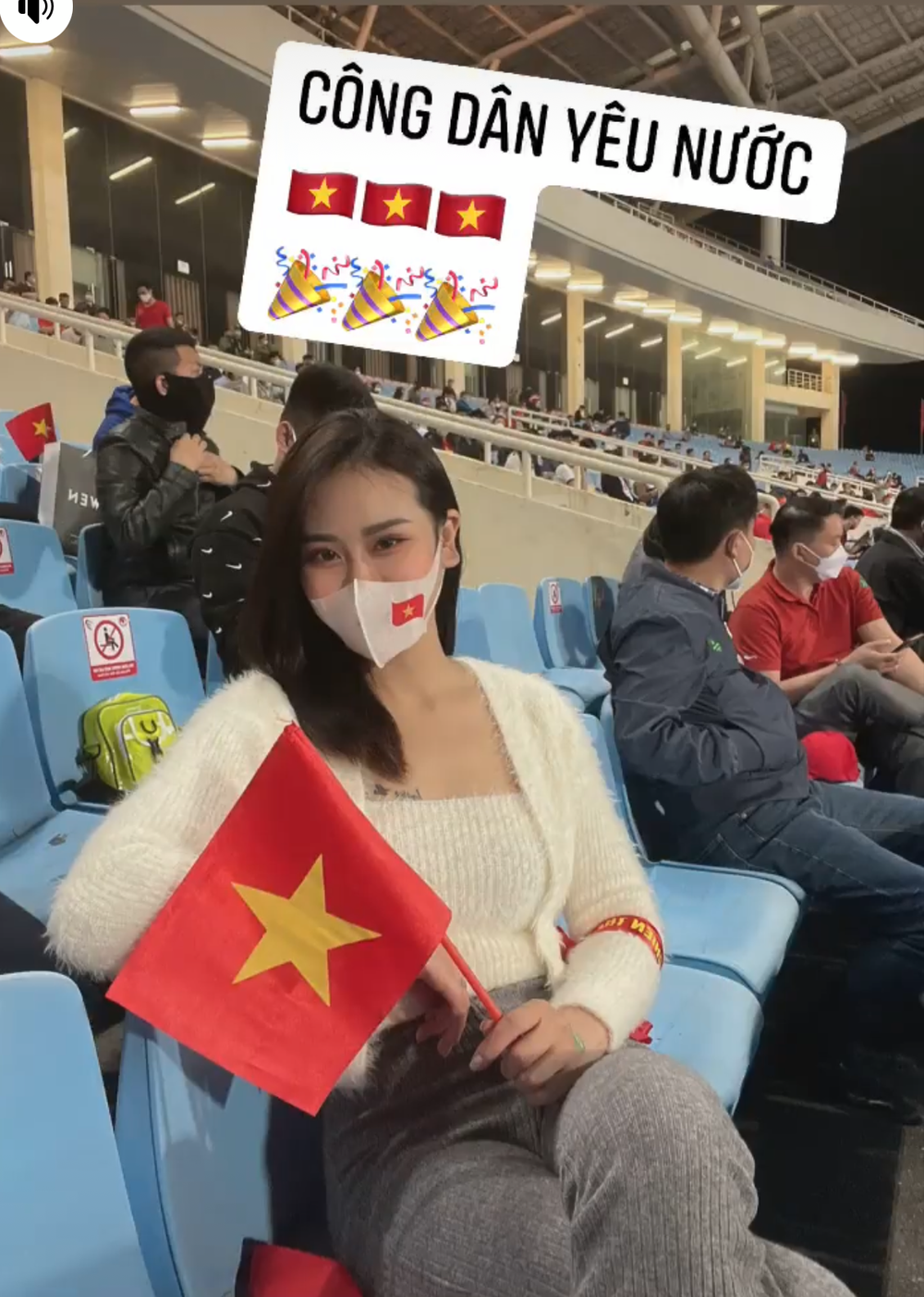 Cô gái khiến cả MXH truy tìm sau 2 giây xuất hiện trên sóng THTT Việt Nam - Nhật Bản-4