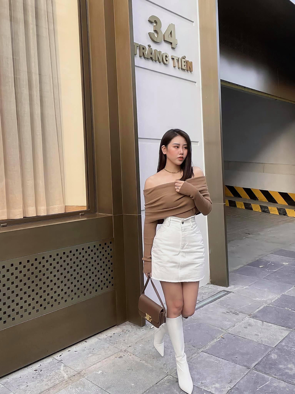 Cô gái khiến cả MXH truy tìm sau 2 giây xuất hiện trên sóng THTT Việt Nam - Nhật Bản-6