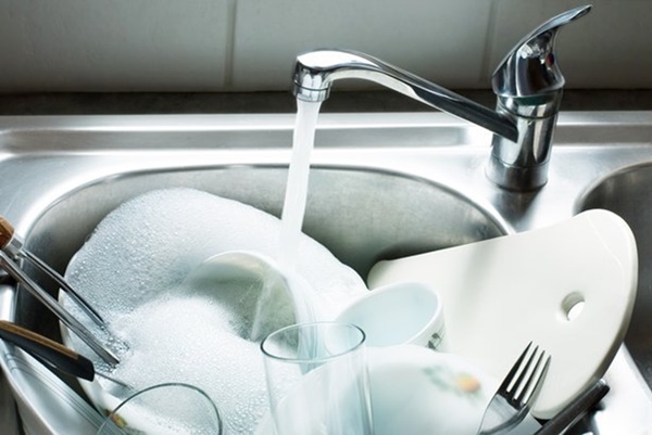 Rửa bát theo cách này chẳng khác nào tự ăn thuốc độc, 90% gia đình đều mắc phải nhưng chưa biết để mà thay đổi-3