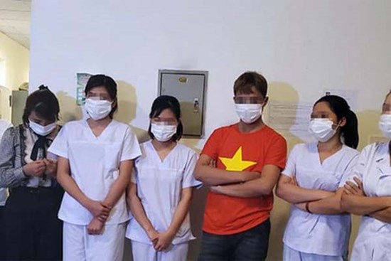 Nhóm người bán giấy xét nghiệm COVID-19 tại sân Mỹ Đình khai gì?