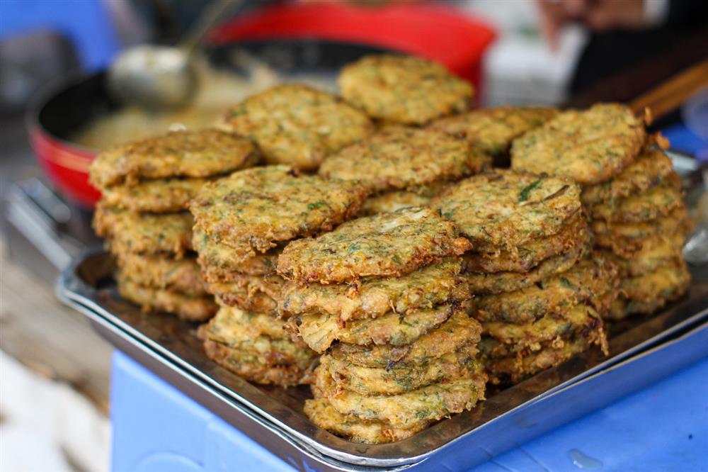 Quán chả rươi hút khách theo công thức ba xoa hai đập, chỉ bán theo mùa-4