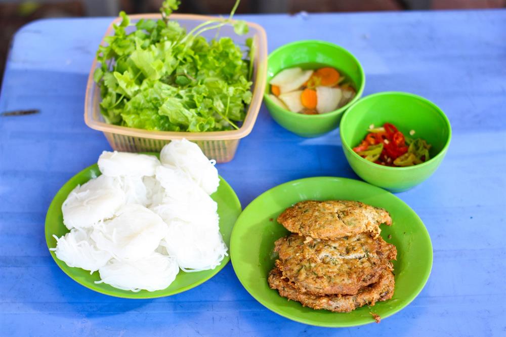 Quán chả rươi hút khách theo công thức ba xoa hai đập, chỉ bán theo mùa-5