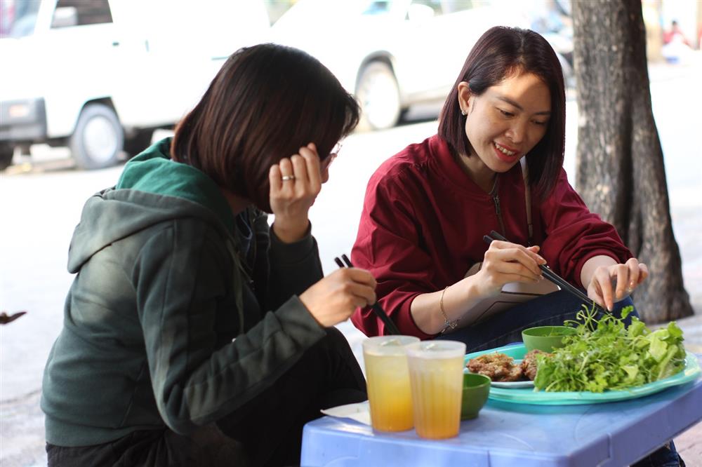 Quán chả rươi hút khách theo công thức ba xoa hai đập, chỉ bán theo mùa-6