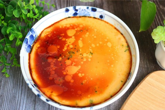 Đi làm về trễ, chỉ cần 10 phút cũng làm được món trứng hấp vừa ngon vừa đủ chất cho bữa tối