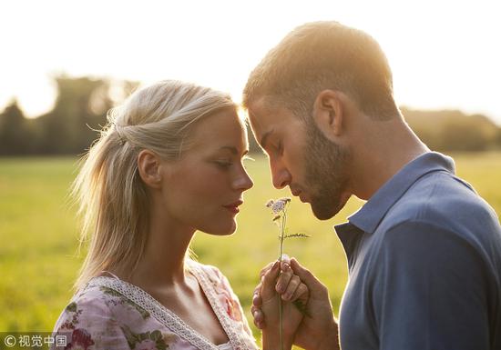 Đàn ông yêu vợ nhất ở giai đoạn tình cảm nào? Hóa ra là 3 giai đoạn này, rất thực tế-1