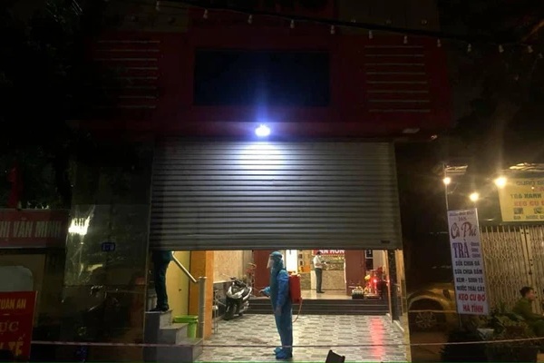 6 nữ nhân viên quán karaoke ở Hà Tĩnh nhiễm Covid-19, xác định được khoảng 600 F1-2