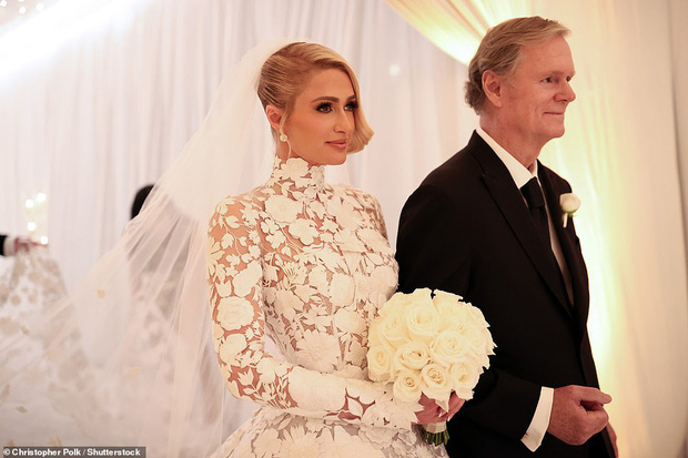 Siêu đám cưới của Paris Hilton rung chuyển Hollywood: Cô dâu thay 4 bộ váy lồng lộn, Kim Kardashian và dàn khách mời hạng A chặt chém bạo liệt body-1