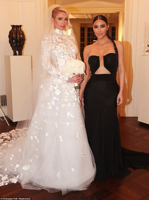 Siêu đám cưới của Paris Hilton rung chuyển Hollywood: Cô dâu thay 4 bộ váy lồng lộn, Kim Kardashian và dàn khách mời hạng A chặt chém bạo liệt body-10