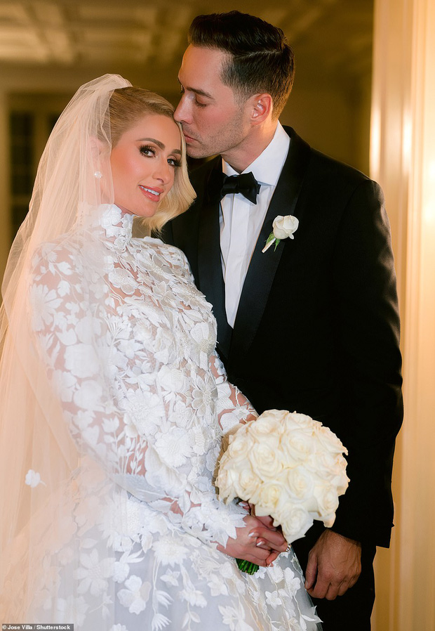 Siêu đám cưới của Paris Hilton rung chuyển Hollywood: Cô dâu thay 4 bộ váy lồng lộn, Kim Kardashian và dàn khách mời hạng A chặt chém bạo liệt body-3