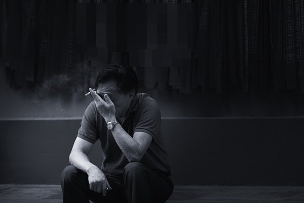 Vợ&nbsp;làm giúp việc ba năm không về quê, một lần đưa con lên thăm mẹ, khi mở cửa ra mà tôi khóc không ra nước mắt!-1