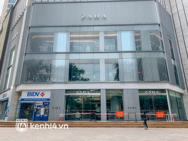 Hà Nội: Một khách hàng là F0, tạm phong tỏa cửa hàng Zara tại Vincom Bà Triệu-1