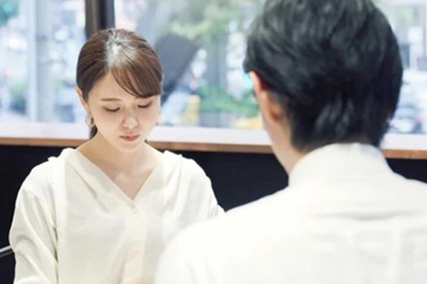 Thu nhập hàng tháng của vợ 35 triệu nhưng không đưa cho mẹ chồng một đồng, tôi lén đưa tiền sau đó mới biết sự thật-1