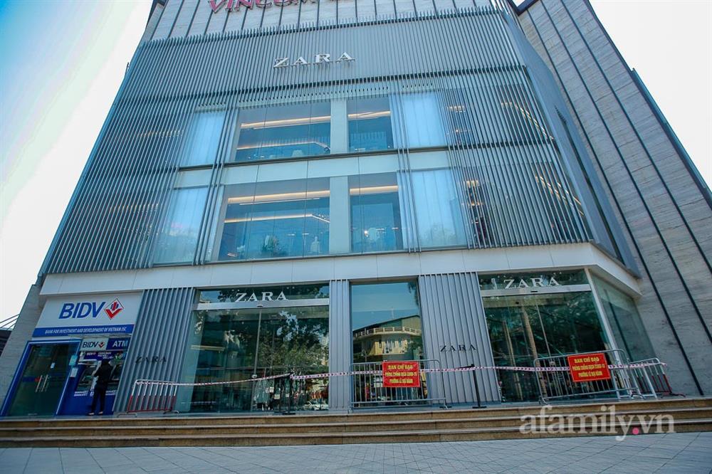 Hà Nội: Tạm phong tỏa cửa hàng Zara ở Vincom Bà Triệu sau khi phát hiện khách hàng là F0 từng đến mua sắm-1