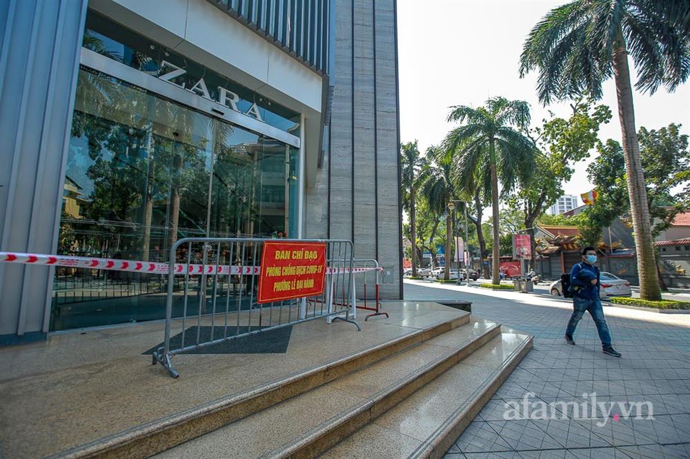 Hà Nội: Tạm phong tỏa cửa hàng Zara ở Vincom Bà Triệu sau khi phát hiện khách hàng là F0 từng đến mua sắm-4