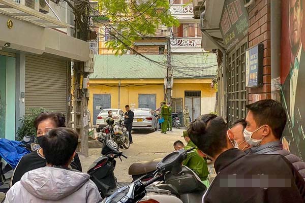 Nghi phạm đâm chết hàng xóm ở Hà Nội ra đầu thú-2