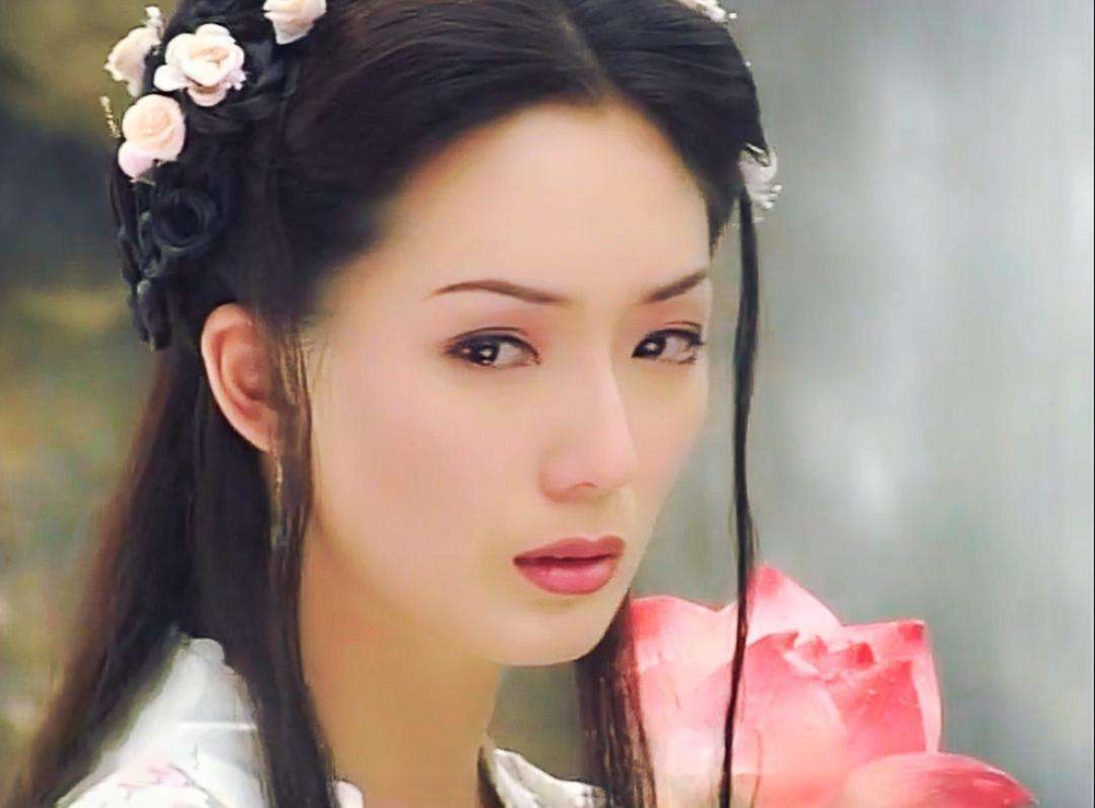 Mỹ nữ Tiếu ngạo giang hồ bị bạn trai lừa tiền, phải mở tiệm mát-xa trả nợ, 1 mình nuôi con-2