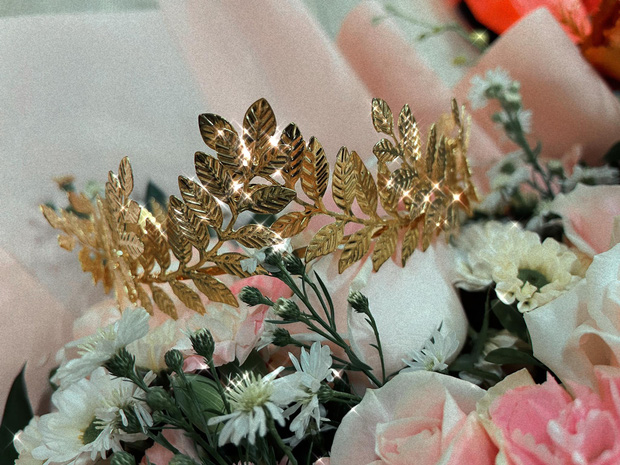 Cận cảnh chiếc vòng nguyệt quế dành riêng cho Quán quân Olympia hôm nay, ước mơ của mọi thế hệ học trò suốt 20 năm là đây!-1