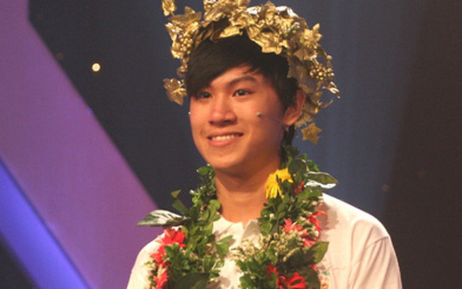 Cận cảnh chiếc vòng nguyệt quế dành riêng cho Quán quân Olympia hôm nay, ước mơ của mọi thế hệ học trò suốt 20 năm là đây!-8