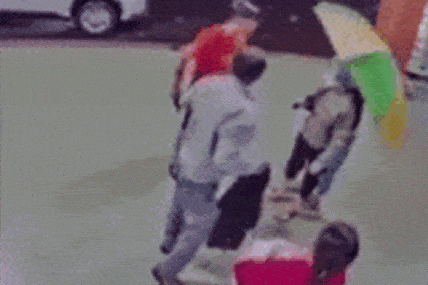 Đại uý công an chĩa súng vào nhân viên y tế: Tôi chỉ doạ, mục đích để con tôi nhanh được đưa vào cấp cứu-2