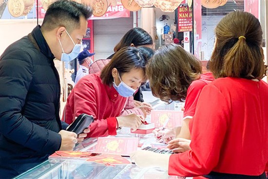 Giá vàng hôm nay 14/11: Một tuần nóng bỏng, vượt mốc lịch sử