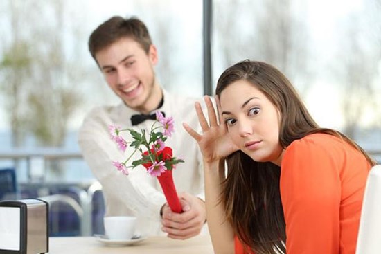 Sau ly hôn, người chồng đi xem mắt trúng ngay tiếng sét ái tình, đến lúc người phụ nữ tháo khẩu trang ra, mới phát hiện hóa ra người đó là...