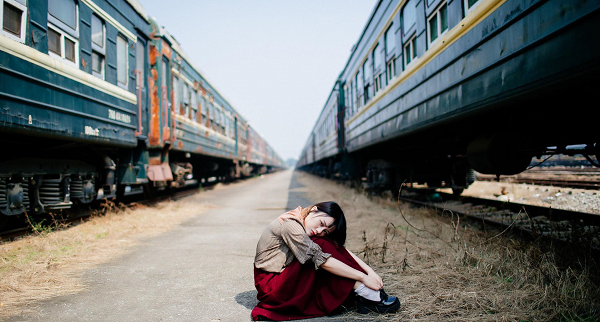 Về quê thăm mẹ người yêu ốm nặng, tôi hóa đá nhìn rạp cưới chắn trước sân-1