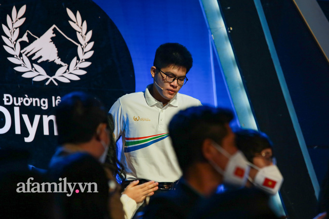 Chung kết Đường Lên Đỉnh Olympia mùa thứ 21: Nam sinh Quảng Ninh thi đấu không còn gì để chê, trở thành Tân Quán quân!-5