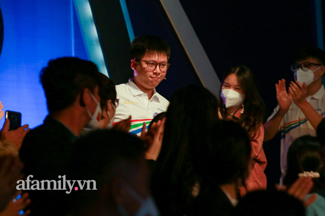 Chung kết Đường Lên Đỉnh Olympia mùa thứ 21: Nam sinh Quảng Ninh thi đấu không còn gì để chê, trở thành Tân Quán quân!-4