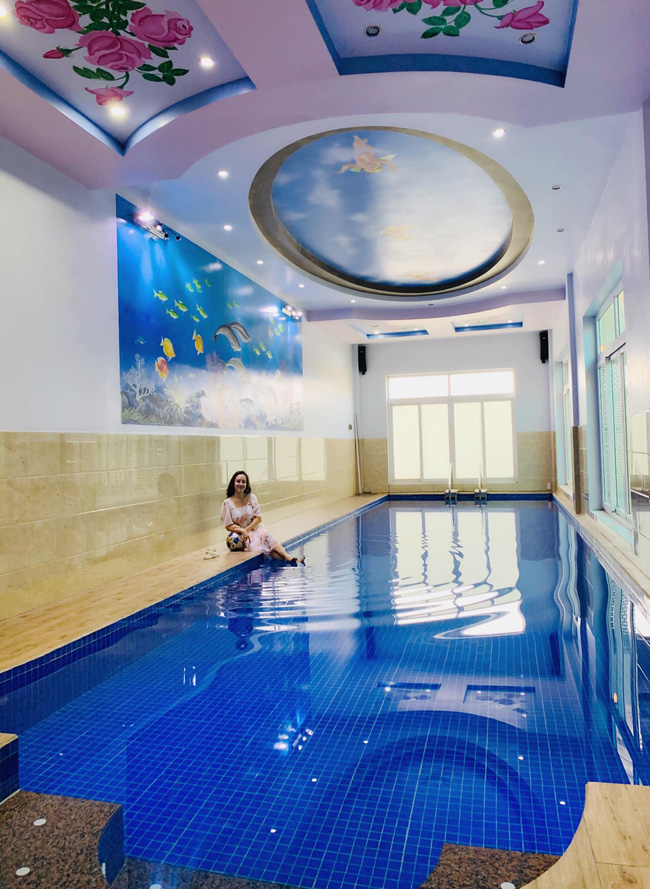 Vy Oanh khoe nhà riêng như cung điện nhưng bất ngờ bị bóc đến công ty người khác chụp ảnh sống ảo?-1