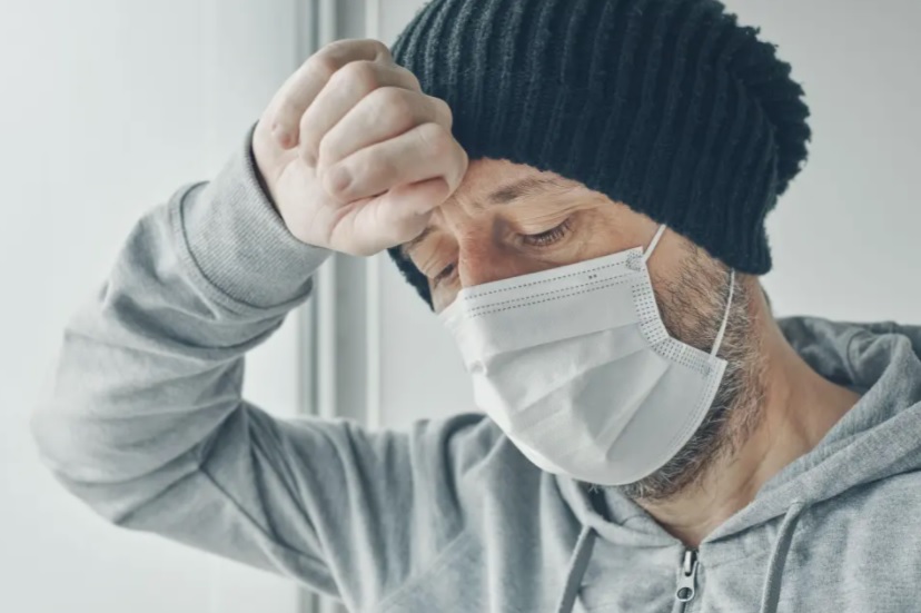 5 triệu chứng COVID-19 phổ biến nhất ở người tiêm vaccine: Rất khác dấu hiệu cũ-1