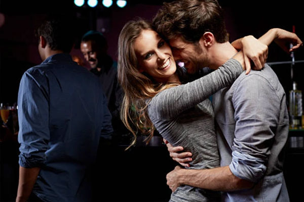 Ngày đính hôn, chồng đưa ra yêu cầu khiến tôi chưng hửng và kiên quyết trả lễ vật, hủy hôn-2