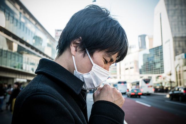 Sang Nhật Bản mà đeo khẩu trang màu đen kiểu gì cũng bị soi, vì sao lại có sự kỳ thị này?-4