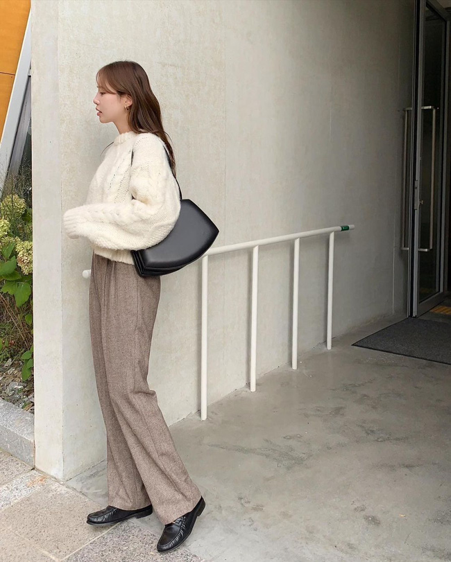 Áo len trắng mặc kiểu gì cũng đẹp, chị em cứ mạnh dạn sắm lấy 2 đến 3 chiếc-7