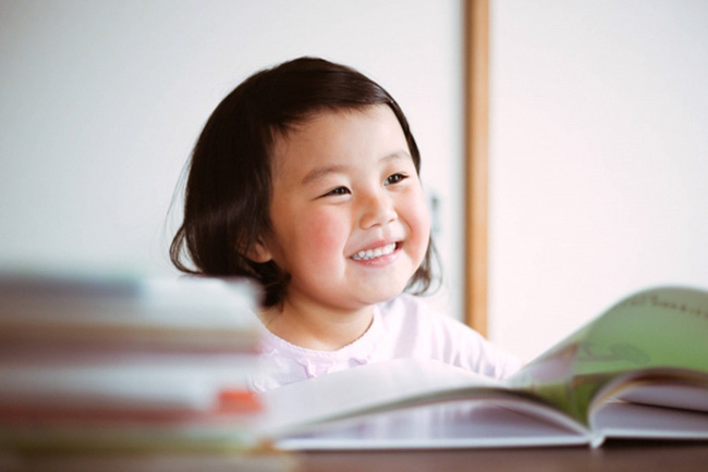 Để trẻ có trí nhớ siêu phàm, học đâu nhớ đó, bố mẹ hãy áp dụng ngay những cách ít tốn kém này-1